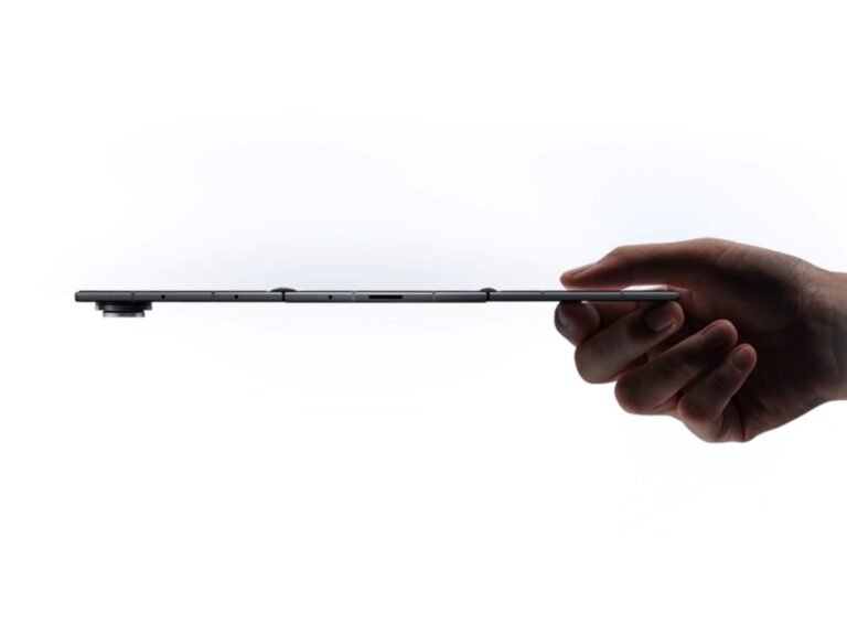 A person holding a Samsung Galaxy smartphone, with a blurred background of a city in the UK, representing the latest technology and innovation in the mobile market, with the keyword Samsung Galaxy