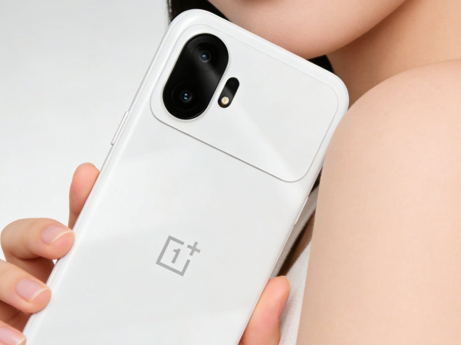 The new OnePlus compact flagship design, featuring a sleek and modern aesthetic, with a powerful Snapdragon 8 Elite Gen 5 chipset, and a vibrant colour palette, set to revolutionize the UK smartphone market