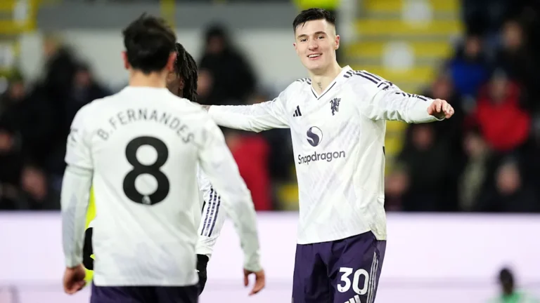 Manchester United held by Burnley in Premier League match