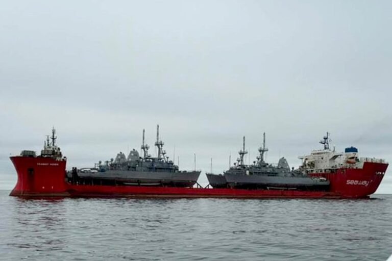 A US Navy mine-sweeper vessel in operation, highlighting the critical role these ships play in maintaining regional security and preventing the proliferation of naval threats in the Middle East, with the primary keyword phrase being mine-sweepers