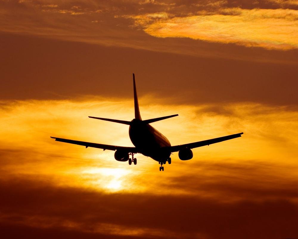 Sustainable aviation fuel plane taking off