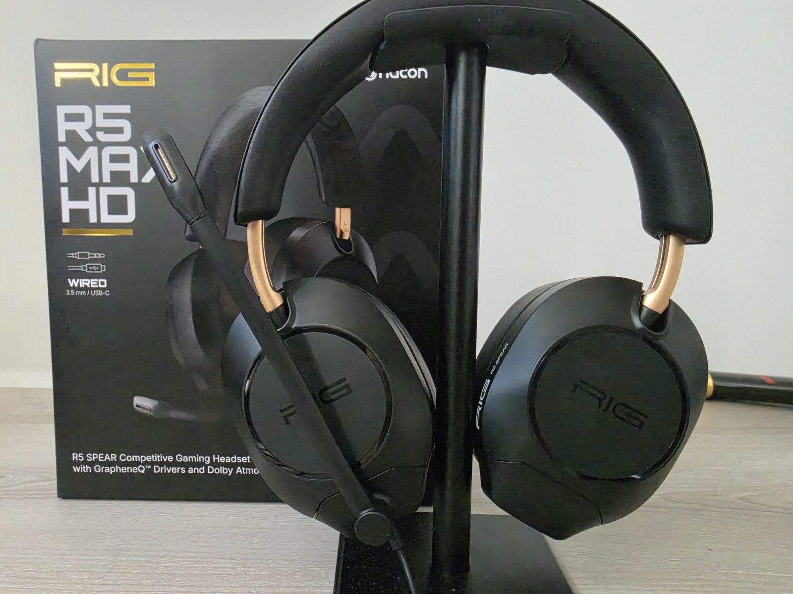 Nacon R5 MAX HD Wired Headphones, a symphonic powerhouse with modular design and external audio DAC, delivering exceptional audio fidelity for an immersive UK gaming experience