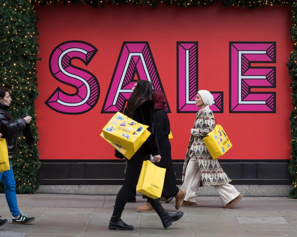 UK high street with empty shops