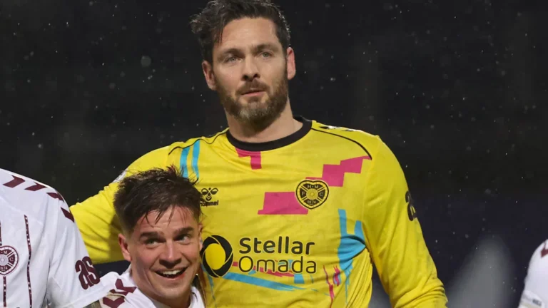 Hearts goalkeeper Craig Gordon