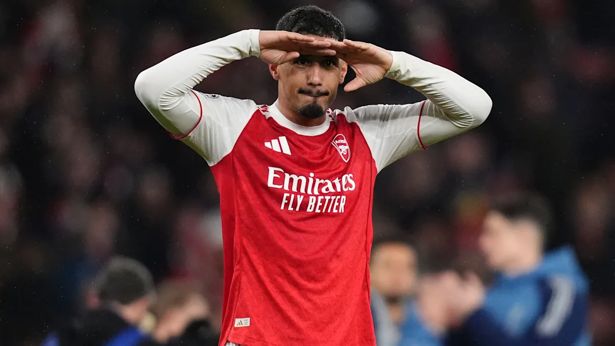 Arsenal players celebrating a goal