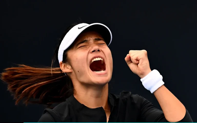 Emma Raducanu in action at Hobart International