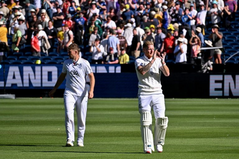 England cricket team celebrating test win