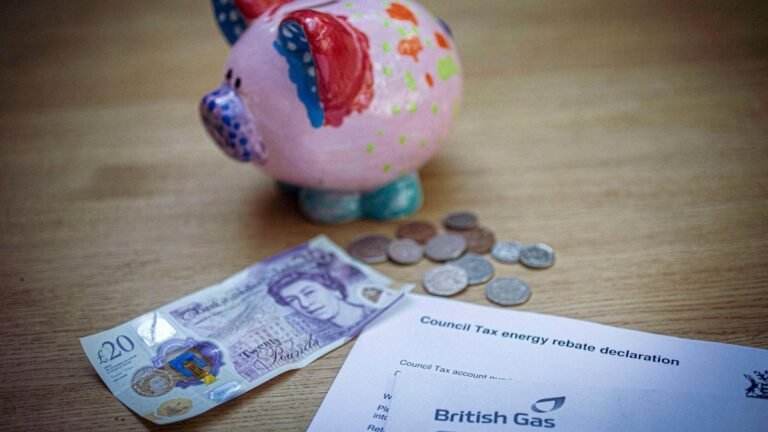UK households struggling with rising energy bills
