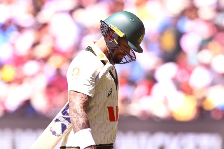 Travis Head supports Jake Weatherald in Ashes