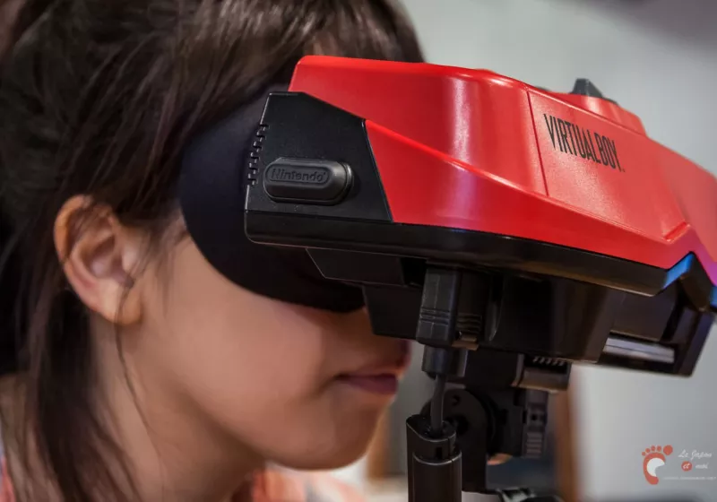 Nintendo Virtual Boy console in action