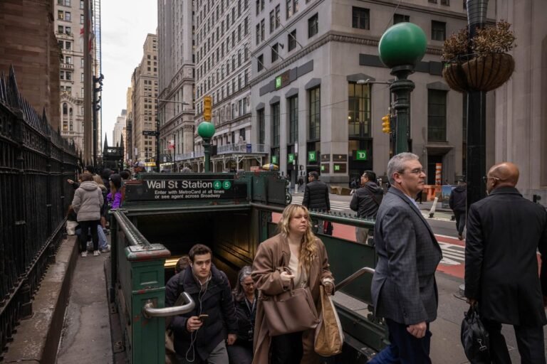 UK job market hiring plans stalled