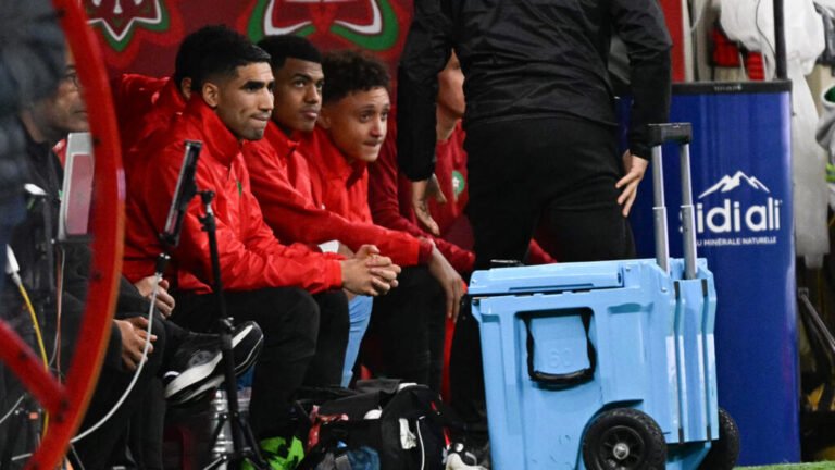 Achraf Hakimi in action