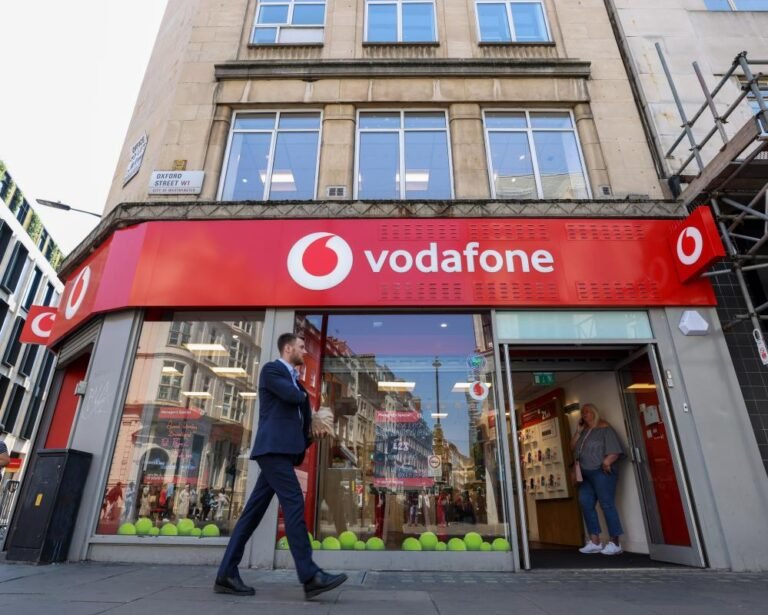 Vodafone store franchise owners in dispute