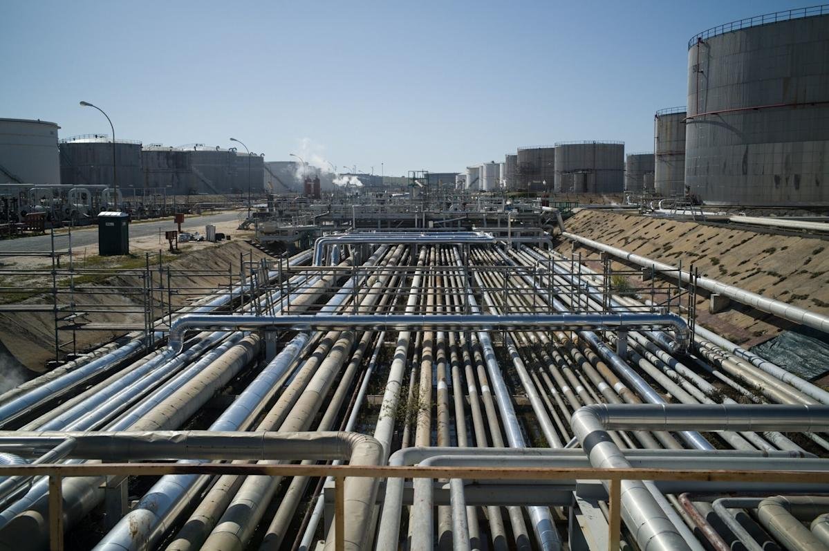 Oil prices rising amidst Venezuela tensions