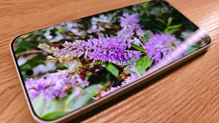 The upcoming OnePlus 16 features a stunning BOE X5 1.5K OLED display with a 240Hz refresh rate, perfect for gaming and watching videos, with a large 9,000mAh battery and advanced camera system