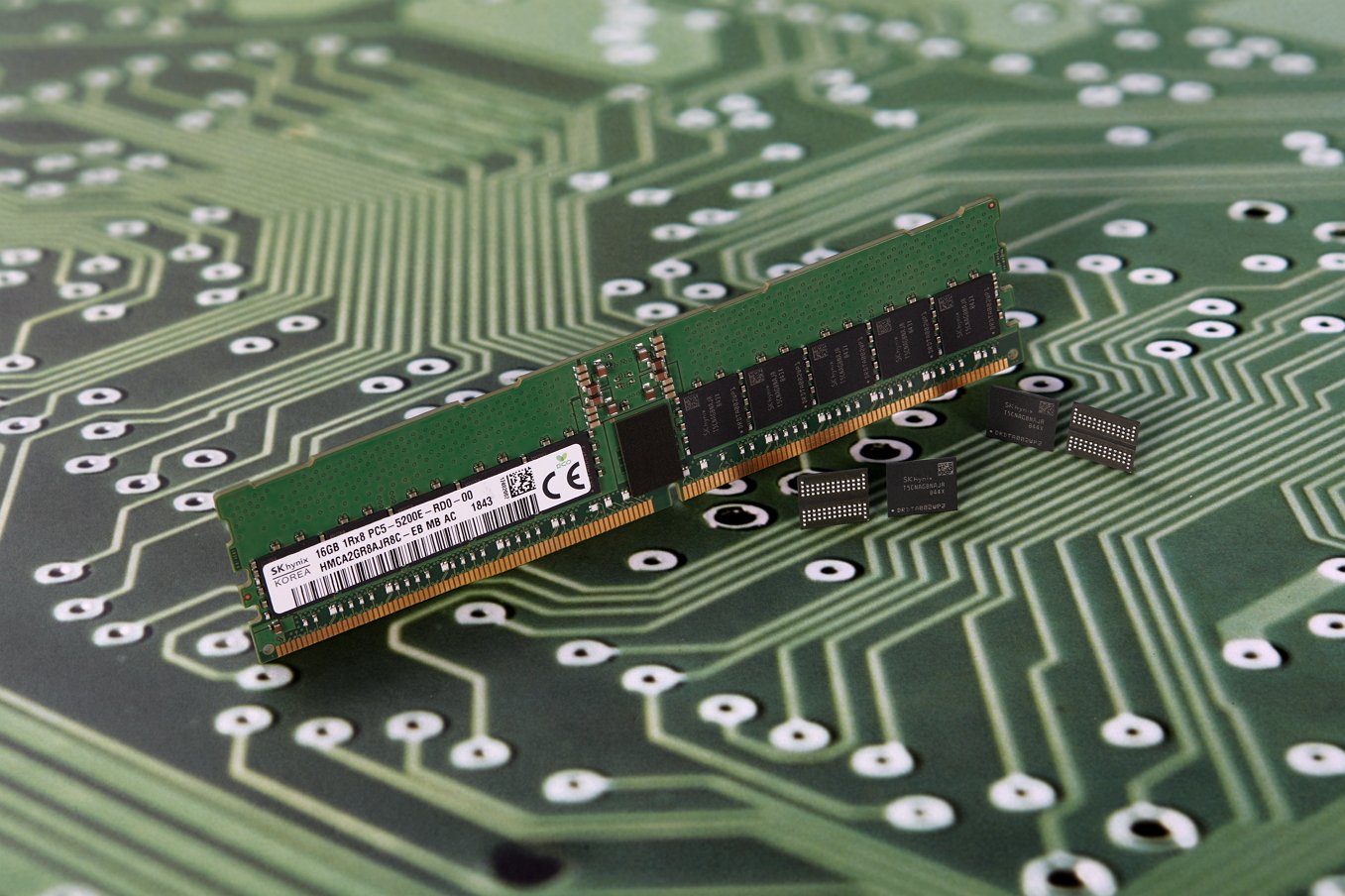 A graph showing the significant increase in DRAM and NAND prices, with a caption explaining the impact on the UK market and the primary keyword 'memory and SSD prices'