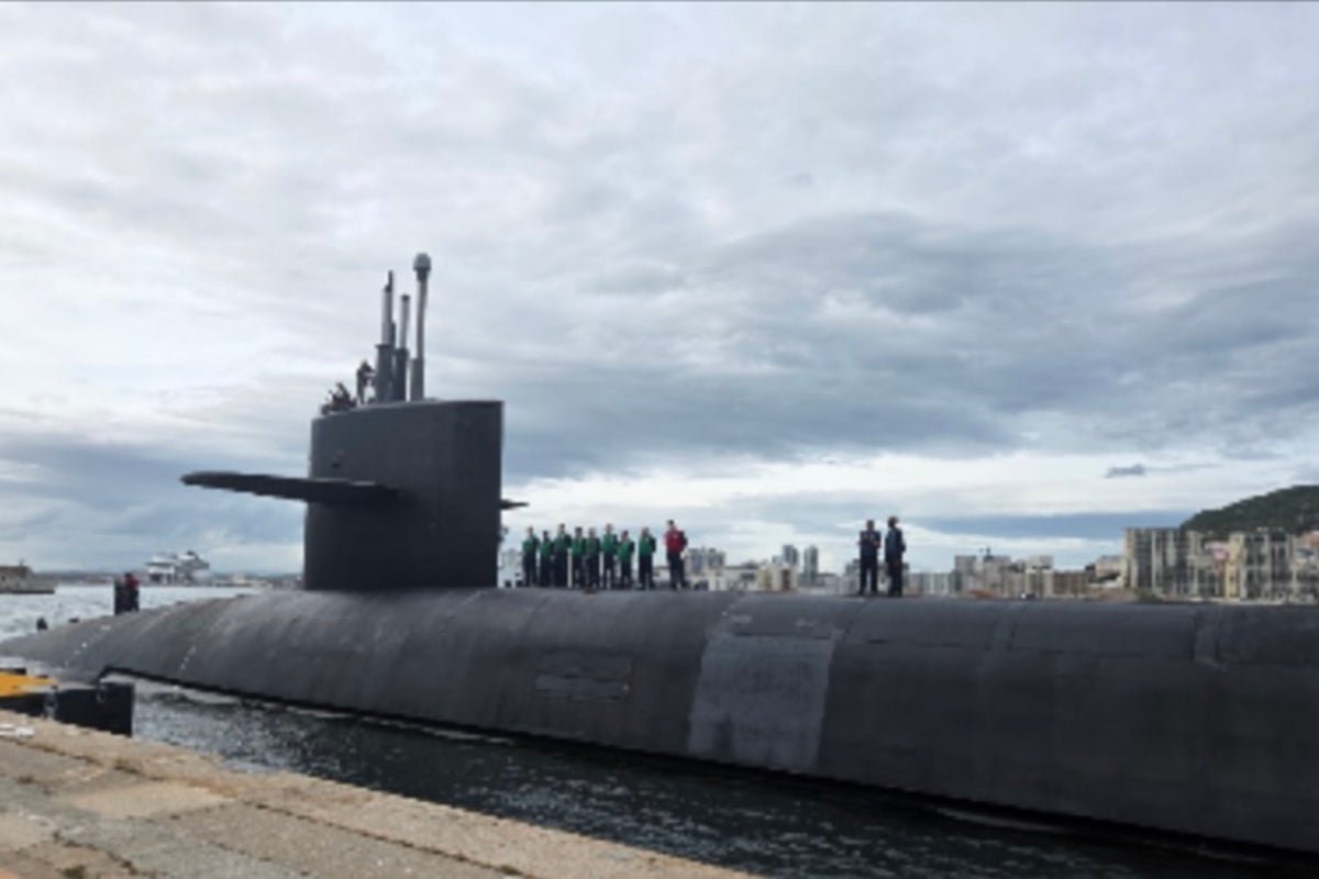 A US submarine capable of launching nuclear missiles has revealed its location amid the ongoing Iran conflict, sparking widespread interest and concern over the use of nuclear missiles and the US military presence in the region, with the primary keyword being US submarine