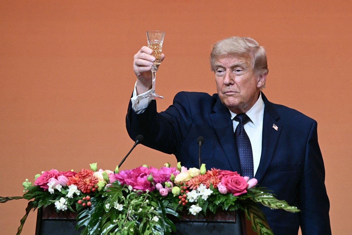 A photo of the state banquet hosted by Chinese President Xi Jinping in honour of US President Donald Trump, with a lavish menu and opulent surroundings, showcasing the luxury and hospitality of China, with the primary keyword being state banquet