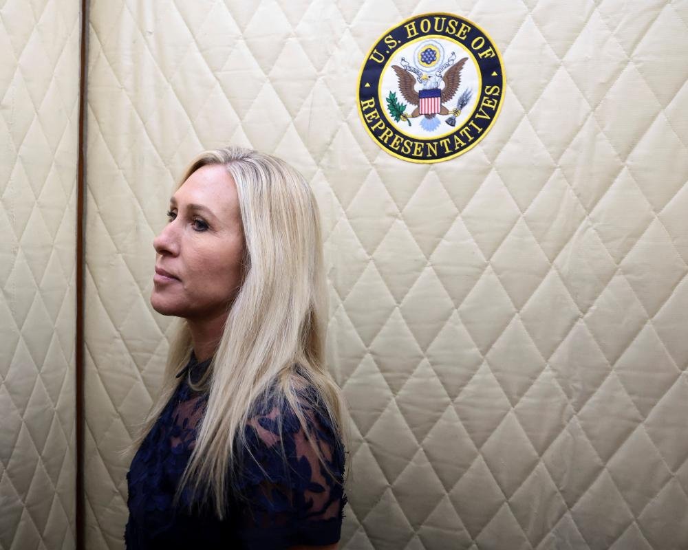 trump populist image challenged