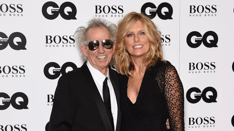 Patti Hansen, Keith Richards' wife, makes a striking public appearance, showcasing her natural beauty and charming behaviour, as fans go wild for the rare glimpse into their private lives, with the couple's enduring love and commitment to each other on full display