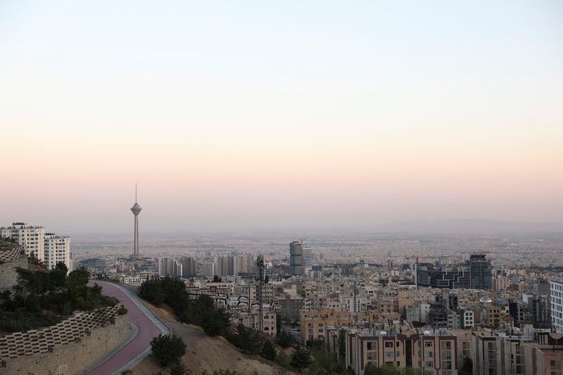 A descriptive image of the Iranian landscape, featuring a mix of traditional and modern architecture, with a focus on the country's unique culture and history, highlighting the potential for economic growth and development, with the $300 billion fund set to drive investment and trade in the region