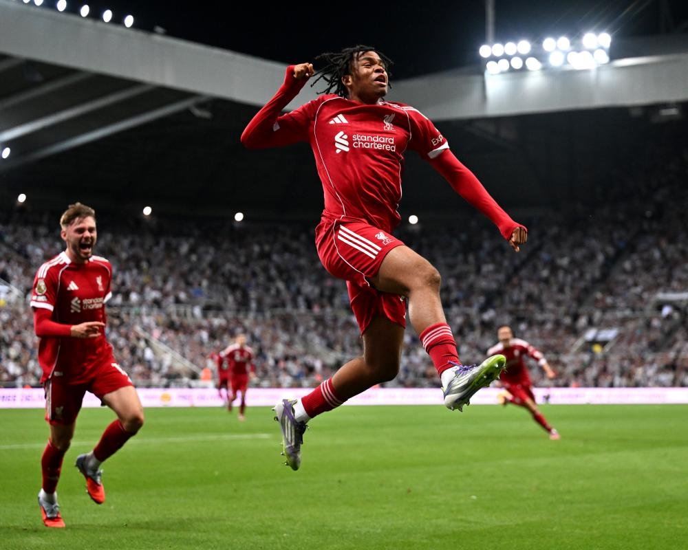 Premier League team goal celebration