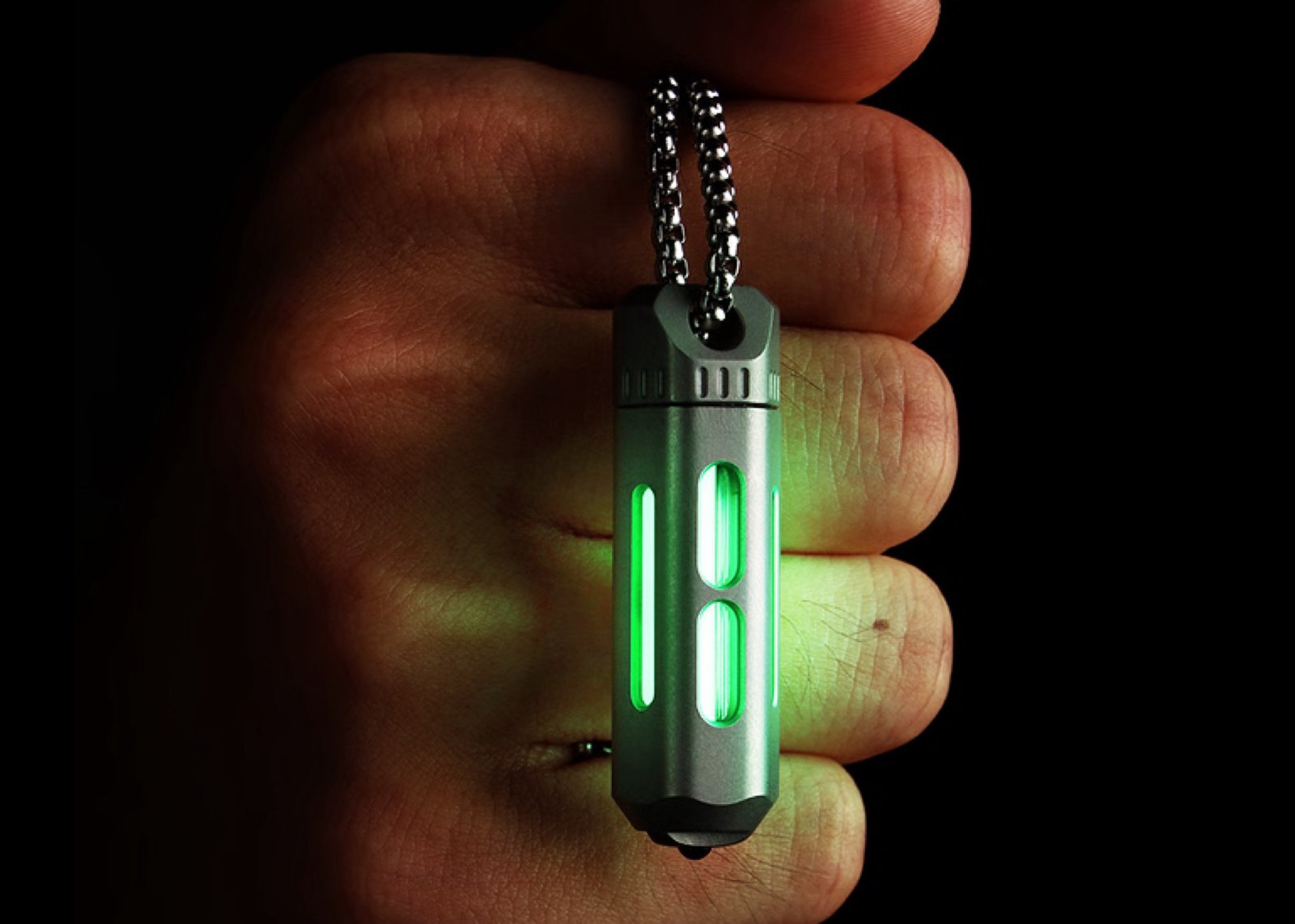 NoxTi Tri keychain light in titanium housing