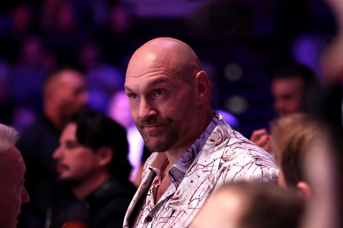 Tyson Fury pays tribute to Anthony Joshua's friends