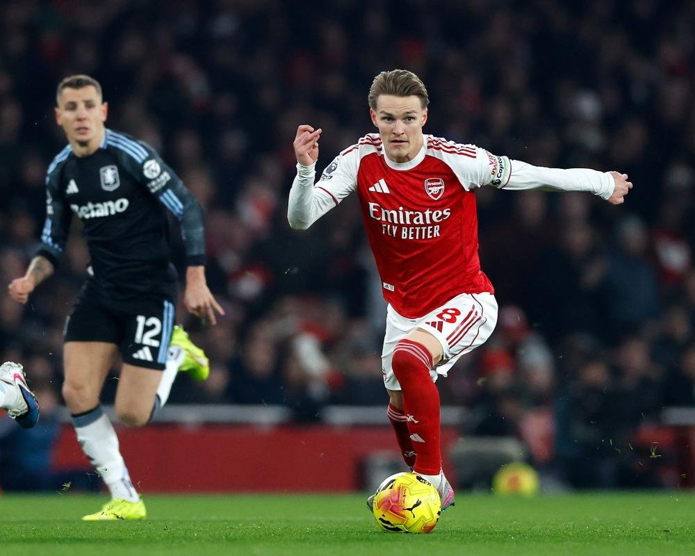Ødegaard in action for Arsenal