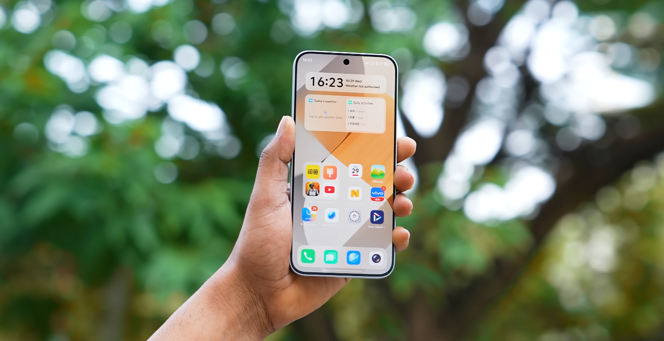 iQOO 15 battery life wins praise from Canadian reviewers