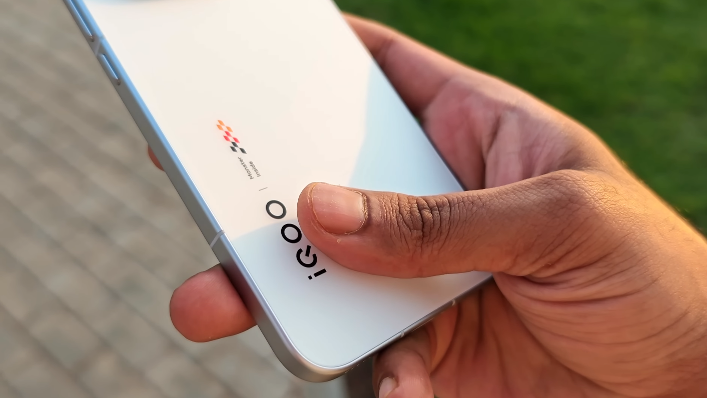 iQOO 15 design leaks impress UK reviewers