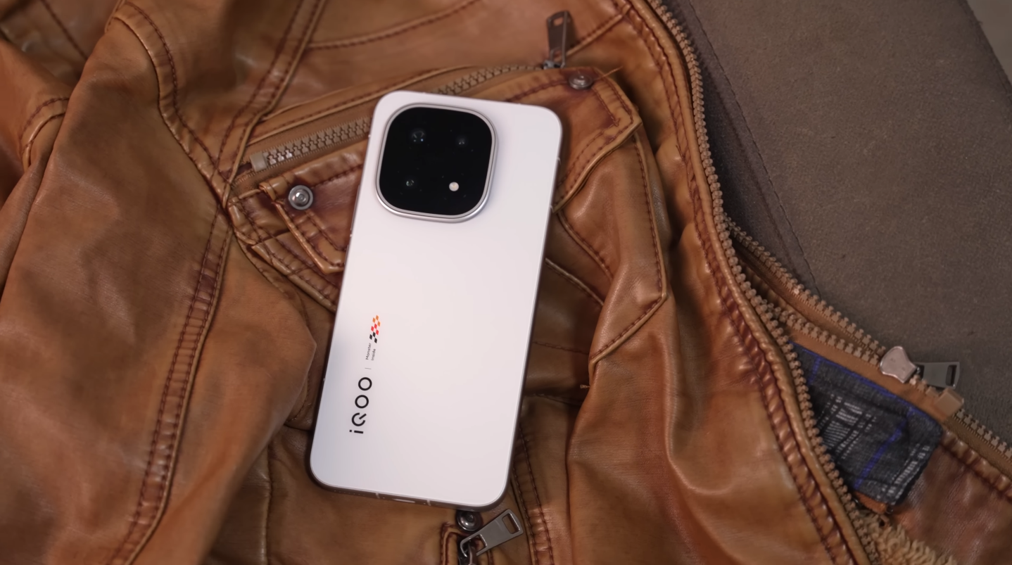 iQOO 15 display test receives top marks from British reviewers